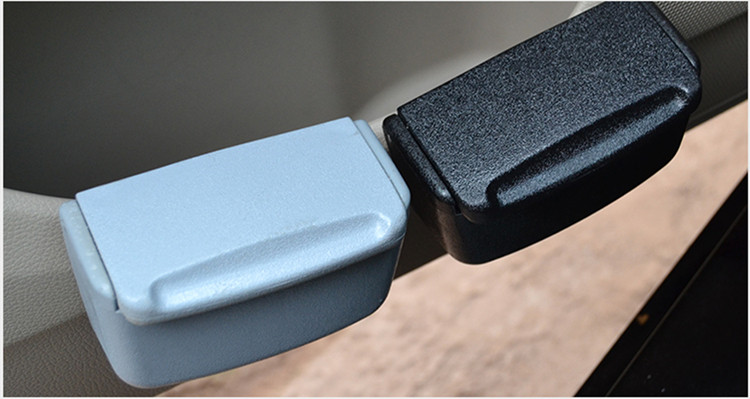 Universali peleninė automobiliui su dangčiu ir LED lempute