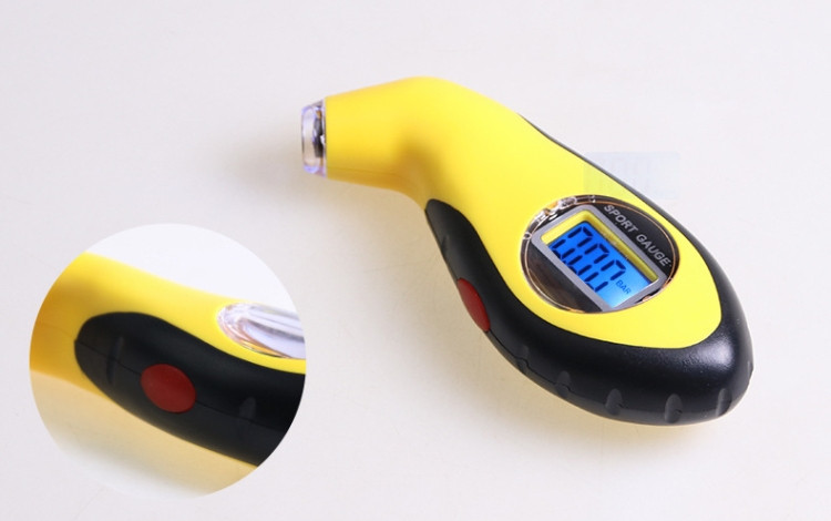 Elektronikus digitális készülék a gumiabroncsok nyomásának mérésére