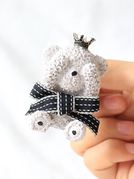 Aromaterapijai su eteriniais aliejais tinkama dekoratyvinė meškos formos automobilio figūrėlė