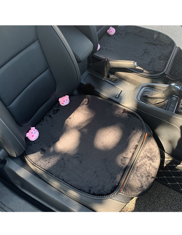 Plüss alátét autósüléshez 3D elemekkel