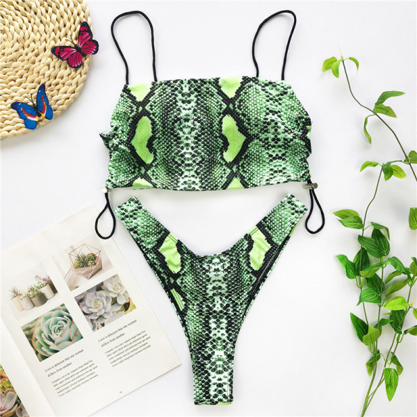 Modern kétrészes fürdőruha leopárd vagy kígyó mintával