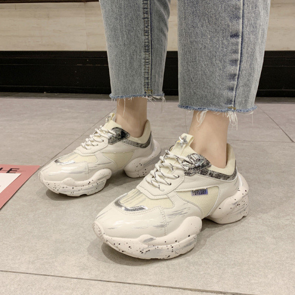 Tedd meg a modern női tavaszi tornacipőt színes durva talppal