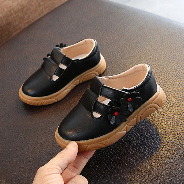 Bőr gyerekcipő 3D elemek lányoknak