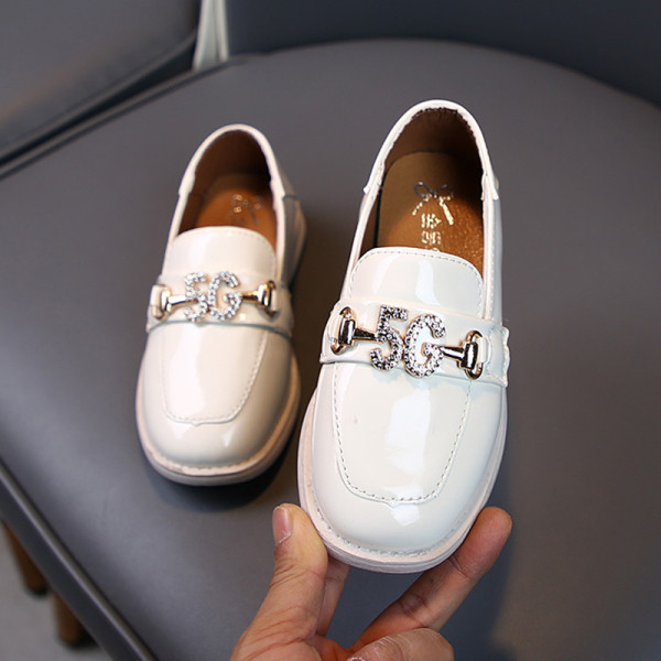 Modern kövekkel díszített gyerekcipők lányoknak