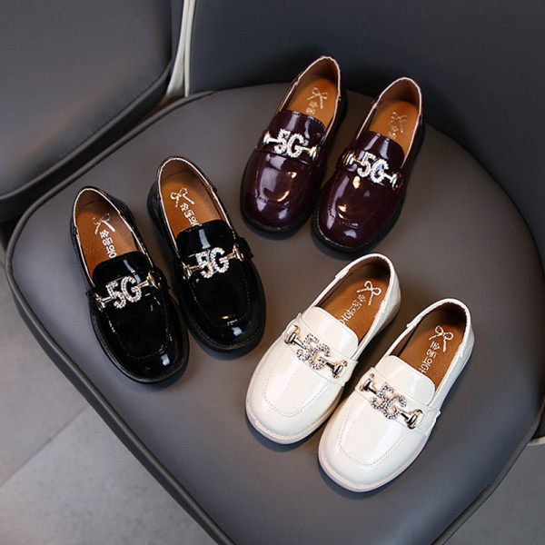 Modern kövekkel díszített gyerekcipők lányoknak