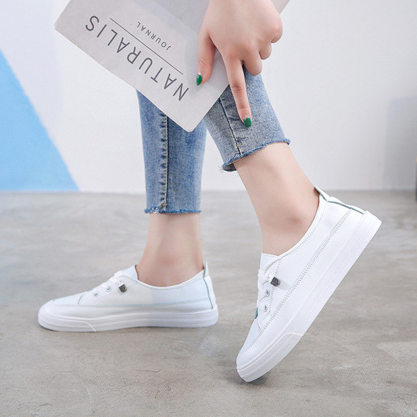 Tavaszi-nyári bőr tornacipő új modellje fűzővel és lapos talppal