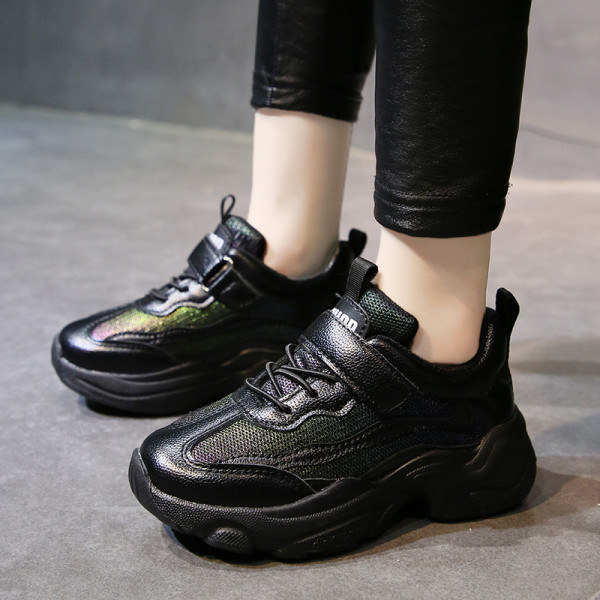 Gyerek tornacipő fűzővel és matricával lányoknak és fiúknak