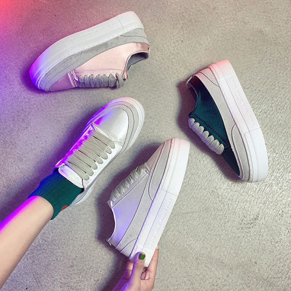 Modern női textil tornacipő fényes hatással és platformmal