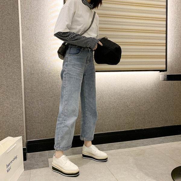 Alkalmi női lakkcipő lapos és magas talppal