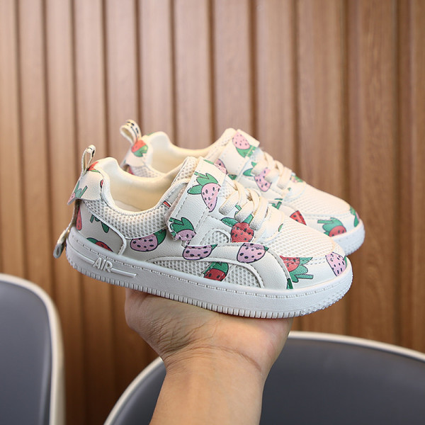 Alkalmi gyerek tornacipő matricával és rátéttel lányoknak