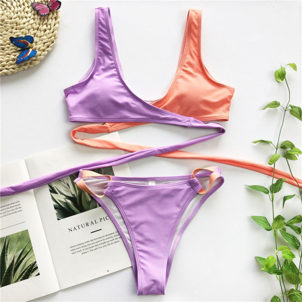 Kéttónusú kétrészes fürdőruha megkötős