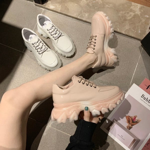 Modern női tavaszi tornacipő durva talppal