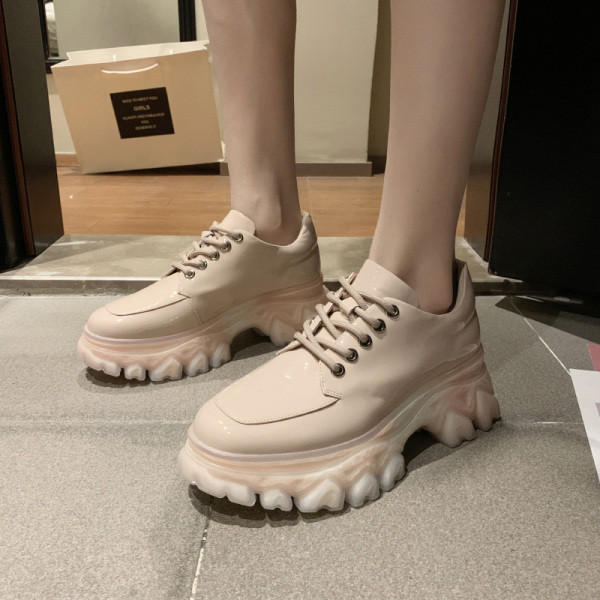 Modern női tavaszi tornacipő durva talppal