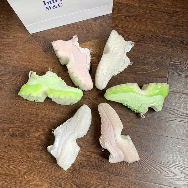 Női hétköznapi tavaszi tornacipő durva talppal