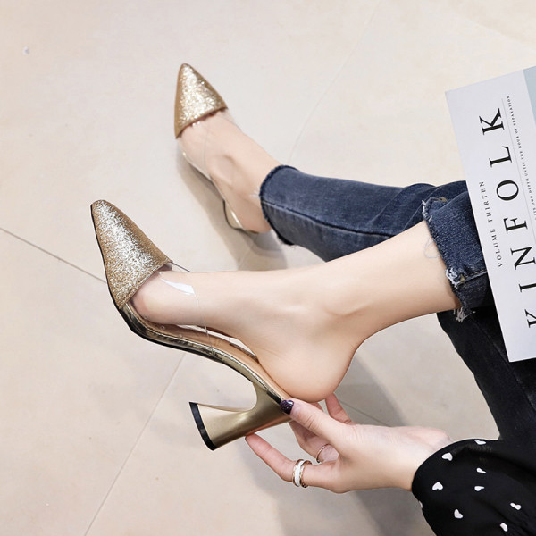 Elegáns női hegyes papucs eco bőrből és szilikonból