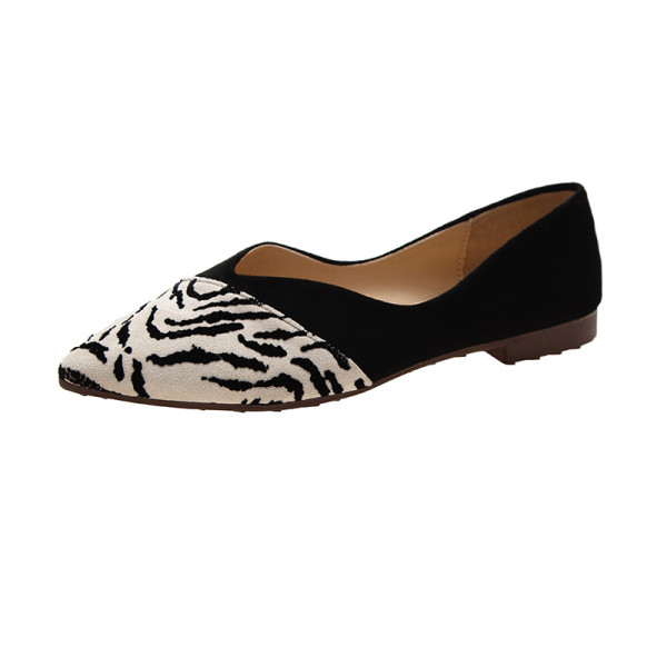 Női alkalmi hegyes mokaszinok öko velúrból, lapos talppal