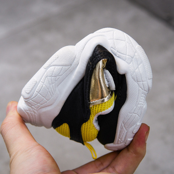 Adidași pentru copii de primăvară cu autocolant pentru fete