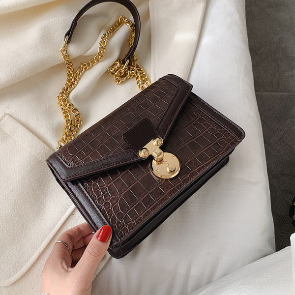 Eko bőrből készült női táska hosszú fémlánccal