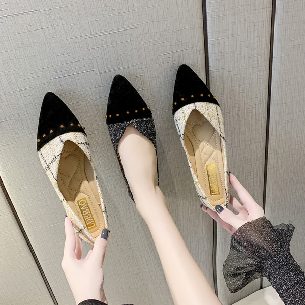 Női alkalmi mokaszin hegyes modell textilből és öko velúrból