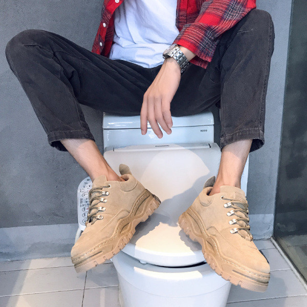 Új téli férficipő modell durva talppal és fűzővel