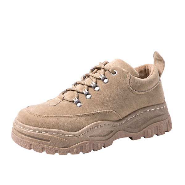 Új téli férficipő modell durva talppal és fűzővel