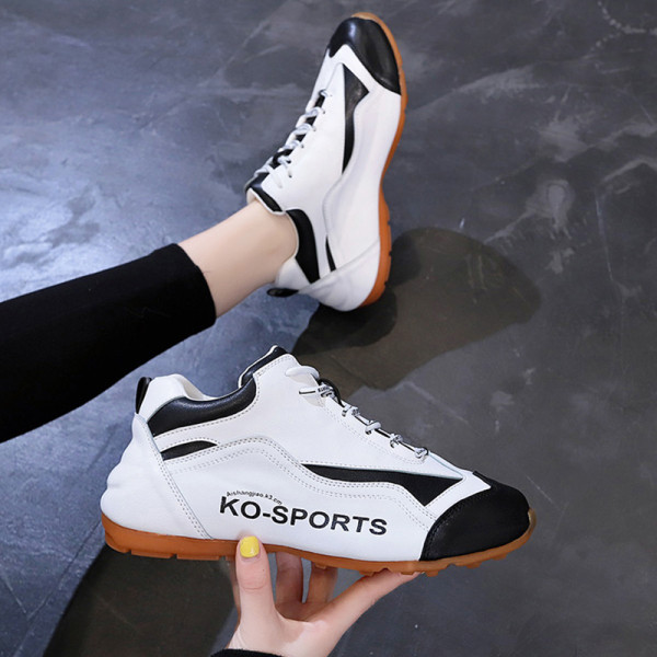 Eco-bőr tornacipő új modellje lapos talppal és fűzővel