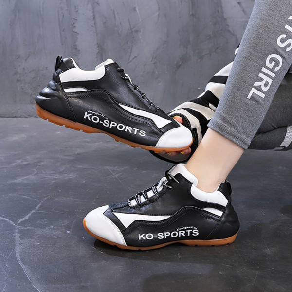 Eco-bőr tornacipő új modellje lapos talppal és fűzővel