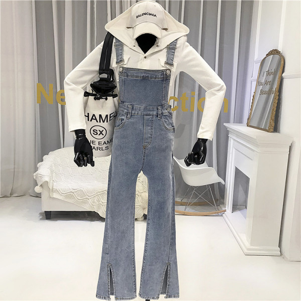 Aktuális női farmer overall széles, hasítékos modell