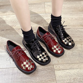 Alkalmi női bőrcipő fűzős fényes díszítéssel