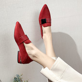 Modern lezser hegyes mokaszinok öko velúrból és csattal