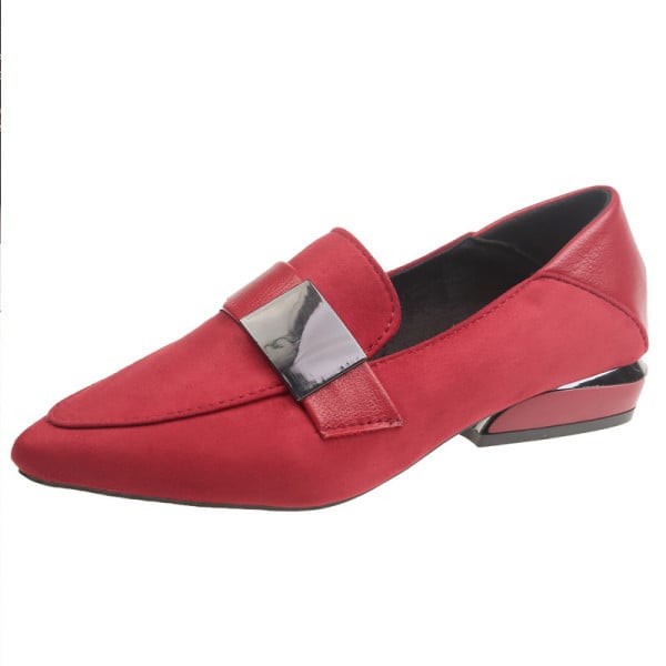 Modern lezser hegyes mokaszinok öko velúrból és csattal