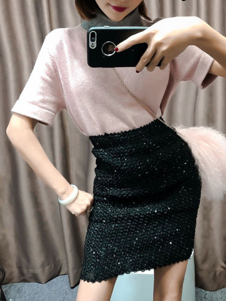 Modern női szoknya magas derékkal és fényes szemcsékkel