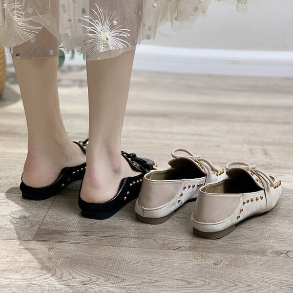 Öko-seemisnahast vabaaja mokassiinid metallist neetide ja paelaga