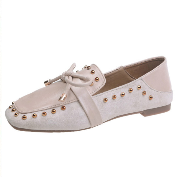 Öko-seemisnahast vabaaja mokassiinid metallist neetide ja paelaga