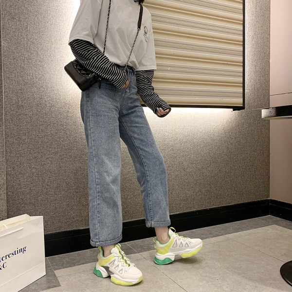 ÚJ Alkalmi női tavaszi tornacipő durva talppal