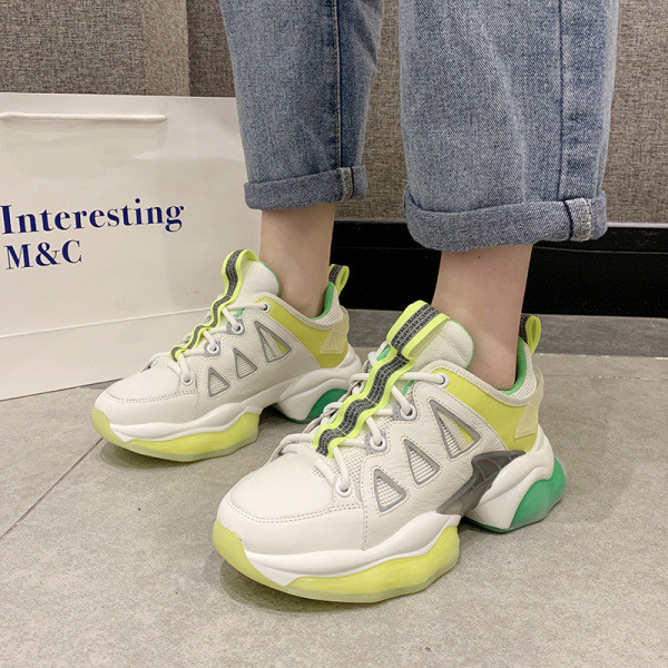 ÚJ Alkalmi női tavaszi tornacipő durva talppal