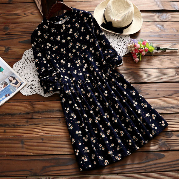 Alkalmi női ruha kordbársonyból, hosszú ujjal, virágmintával