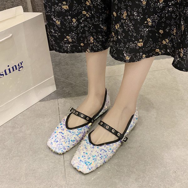 Női alkalmi tavaszi cipő flitterekkel, lapos talppal