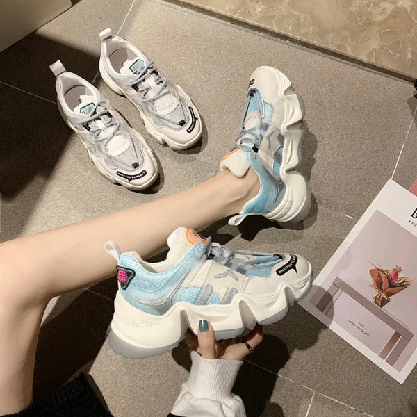 Újszerű alkalmi női tornacipő durva talppal