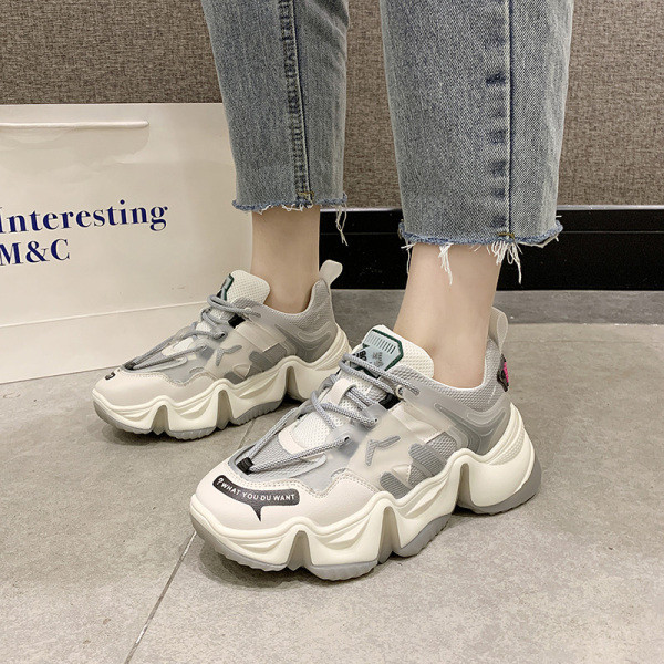 Újszerű alkalmi női tornacipő durva talppal