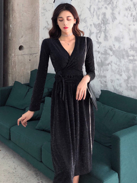 Új modell tavaszi ruha V-nyakú és hosszú ujjú