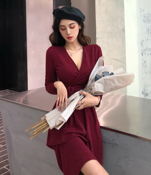 Új modell tavaszi ruha V-nyakú és hosszú ujjú