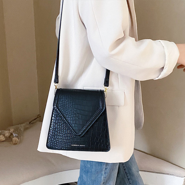 Eko bőrből készült női táska hosszú füllel