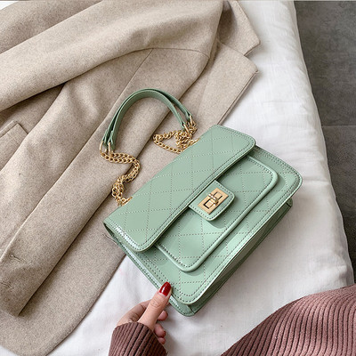 Női táska hosszú fémlánccal, öko bőrből