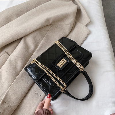 Női táska hosszú fémlánccal, öko bőrből