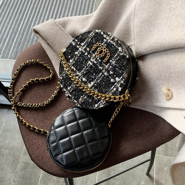 Kör alakú női táska hosszú lánccal