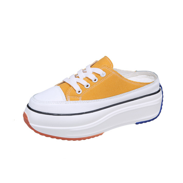 Nyári alkalmi cipő új modellje magas talppal