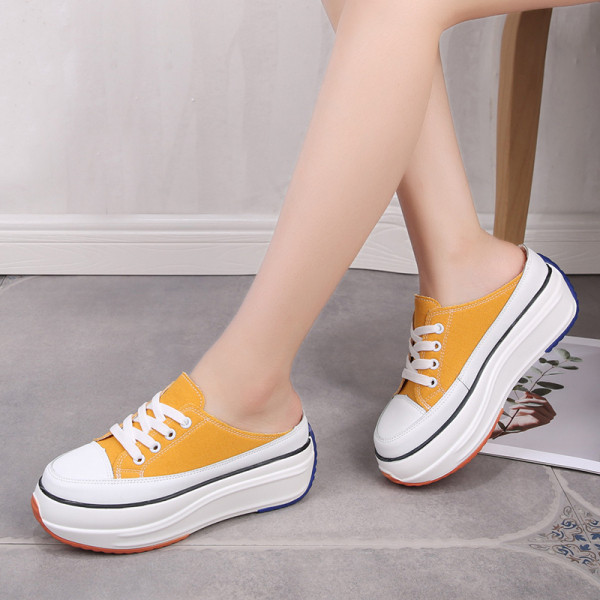 Nyári alkalmi cipő új modellje magas talppal