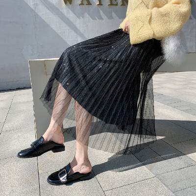 Rakott női bársony szoknya tüllel és fényes hatással