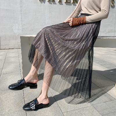 Rakott női bársony szoknya tüllel és fényes hatással